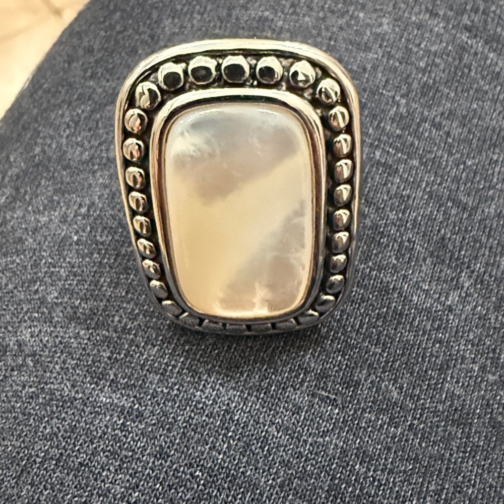 Premier designs, mother-of-pearl, retired ring
